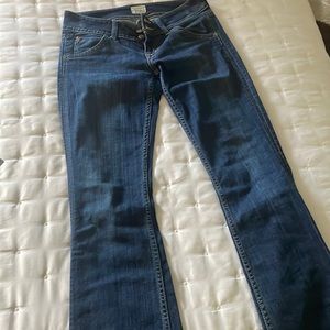 Low raise Hudson jeans size 26 never worn.